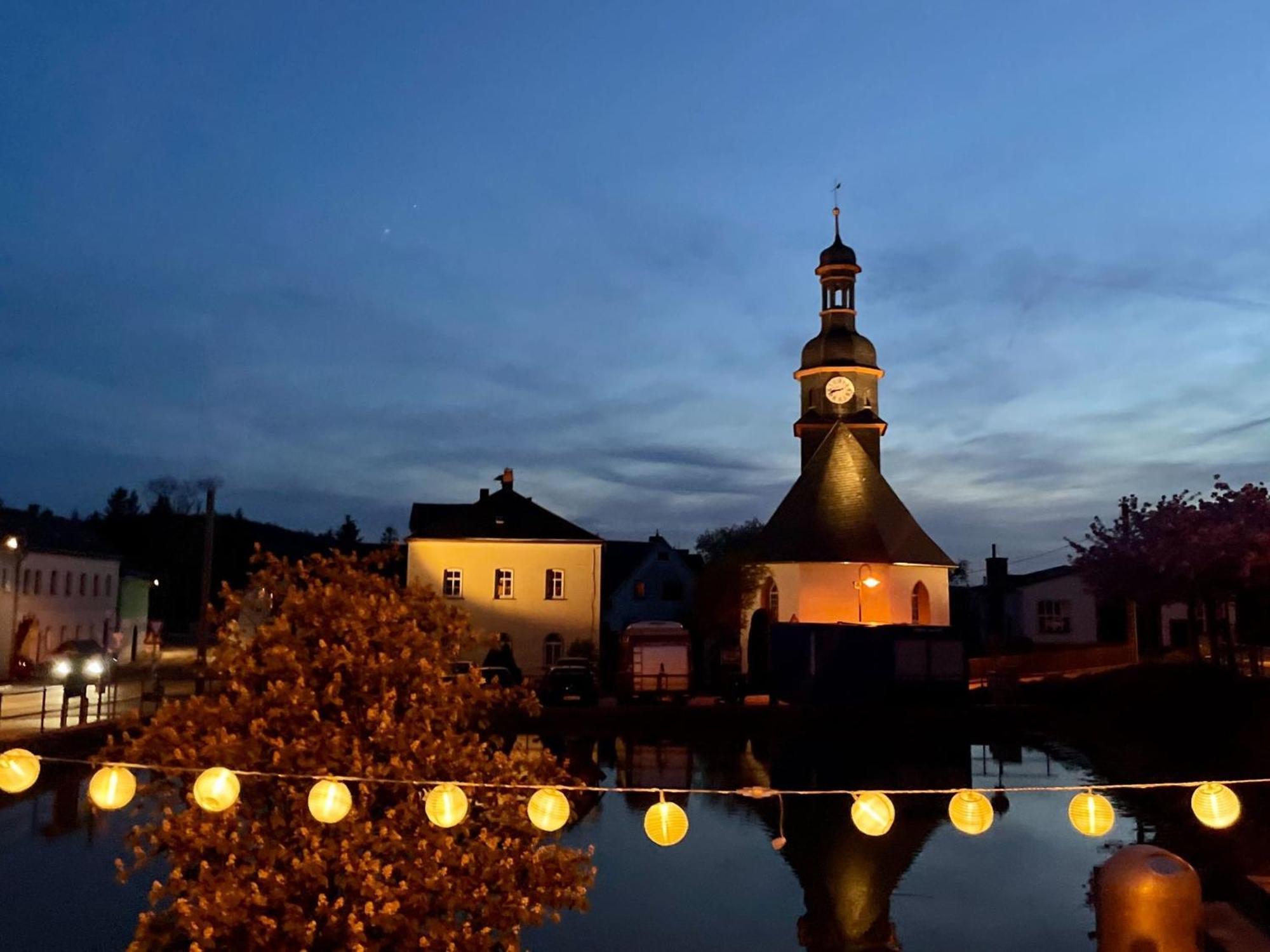 Pension Und Ferienwohnung Am Teich Schleiz Exterior foto
